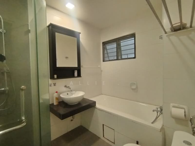 Condominium for Sale at Subang Parkhomes - Allie . - Bathroom - PropertyGuru.com.my