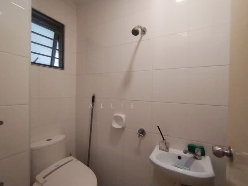 Condominium for Sale at Subang Parkhomes - Allie . - Bathroom - PropertyGuru.com.my