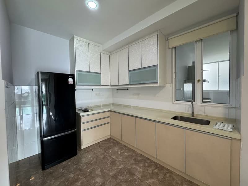 Condominium for Sale at Subang Parkhomes - Allie . - Dry kitchen - PropertyGuru.com.my