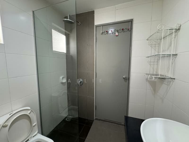 Condominium for Sale at Subang Parkhomes - Allie . - Bathroom - PropertyGuru.com.my