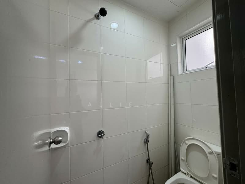Condominium for Sale at Subang Parkhomes - Allie . - Bathroom - PropertyGuru.com.my