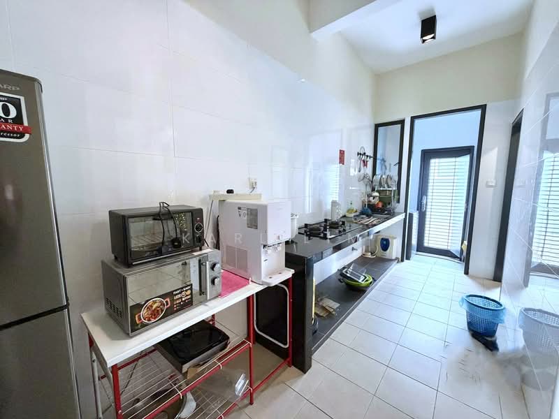 2-storey Terraced House for Sale in Taman Glenmarie (Johor Bahru) - Karl Lim - Kitchen - PropertyGuru.com.my