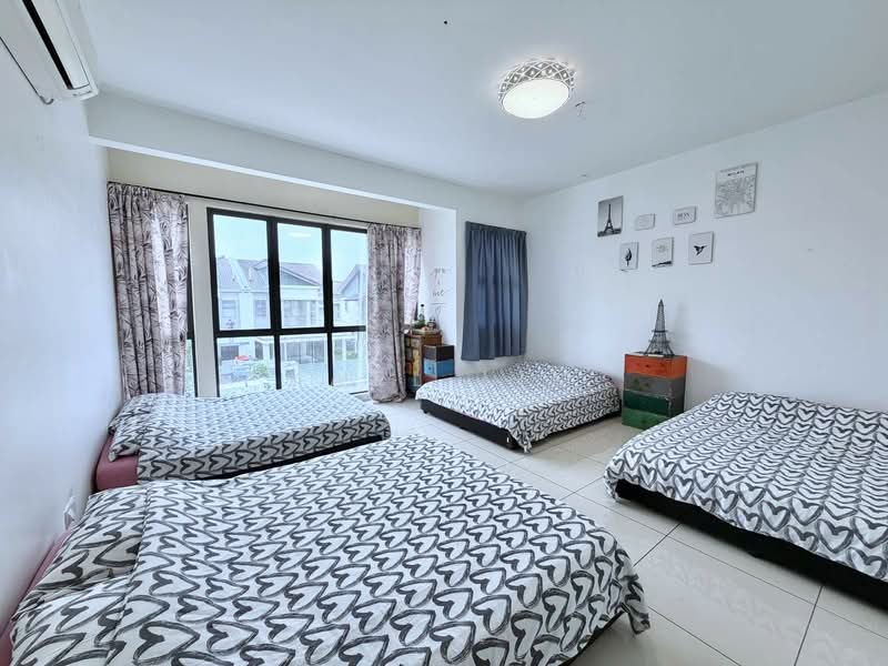 2-storey Terraced House for Sale in Taman Glenmarie (Johor Bahru) - Karl Lim - Bedroom - PropertyGuru.com.my