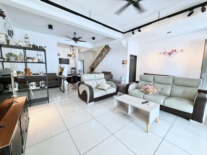 2-storey Terraced House for Sale in Taman Glenmarie (Johor Bahru) - Karl Lim - Living Room - PropertyGuru.com.my