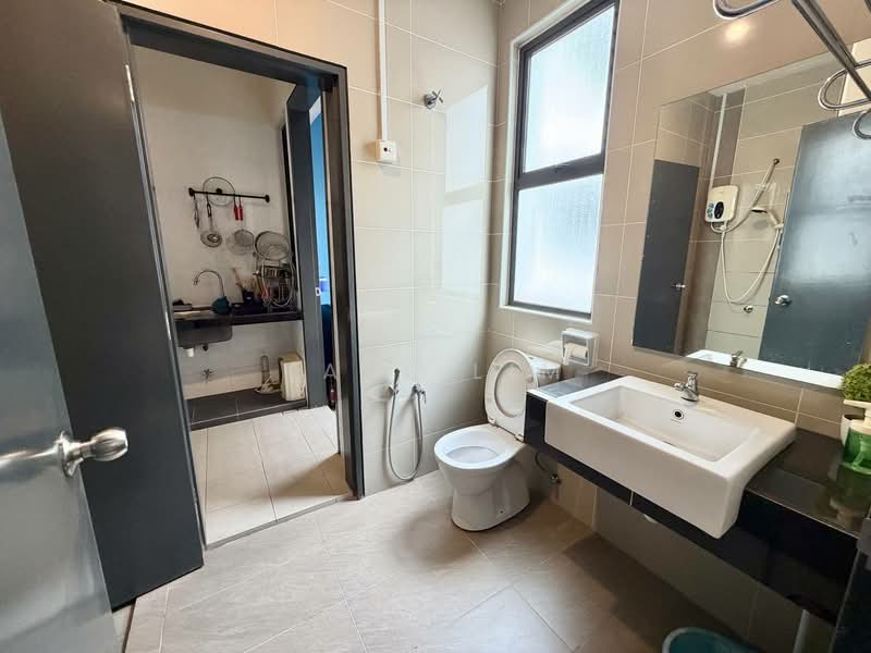 2-storey Terraced House for Sale in Taman Glenmarie (Johor Bahru) - Karl Lim - Bathroom - PropertyGuru.com.my