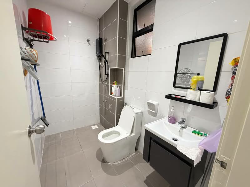 Rumah Berkembar untuk Dijual di Bandar Dato Onn (Tebrau) - CK Ng - Bathroom - PropertyGuru.com.my