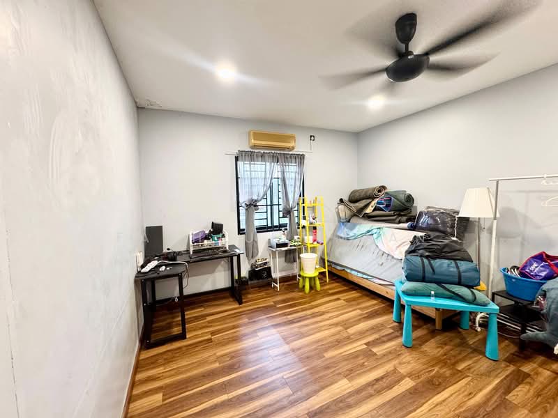 1-storey Terraced House for Sale in Taman Dato Penggawa Barat (Tampoi) - Fakhrul Imlan - Bedroom - PropertyGuru.com.my