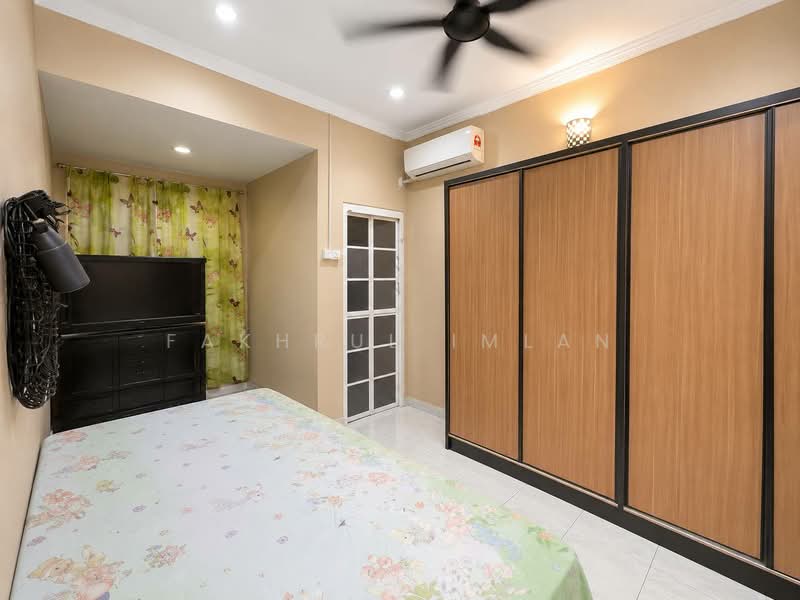 1-storey Terraced House for Sale in Taman Dato Penggawa Barat (Tampoi) - Fakhrul Imlan - Bedroom - PropertyGuru.com.my