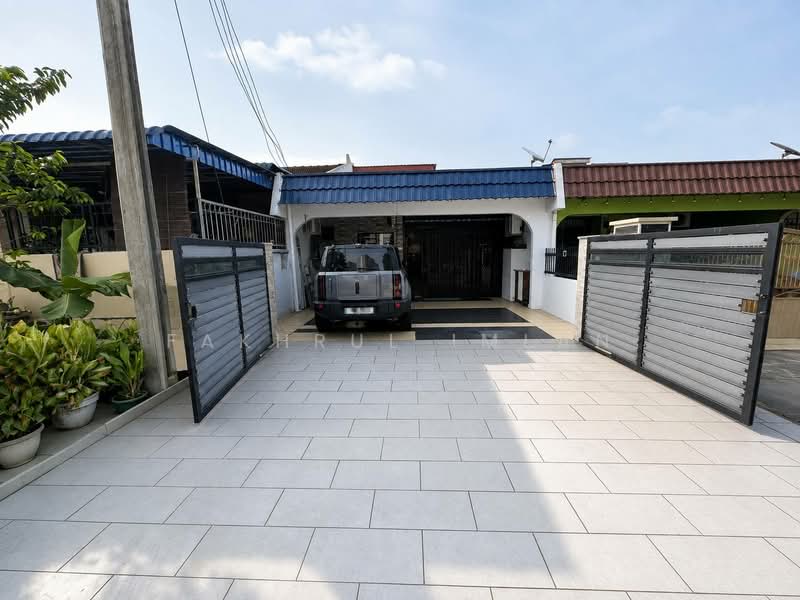 1-storey Terraced House for Sale in Taman Dato Penggawa Barat (Tampoi) - Fakhrul Imlan - Exterior - PropertyGuru.com.my