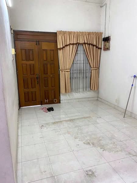 1-storey Terraced House for Sale in Bayan Baru (Penang) - Hong . - Entrance - PropertyGuru.com.my