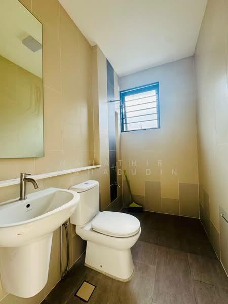 2-storey Terraced House for Sale in Shah Alam (Selangor) - Nahathir Shahabudin - Bathroom - PropertyGuru.com.my