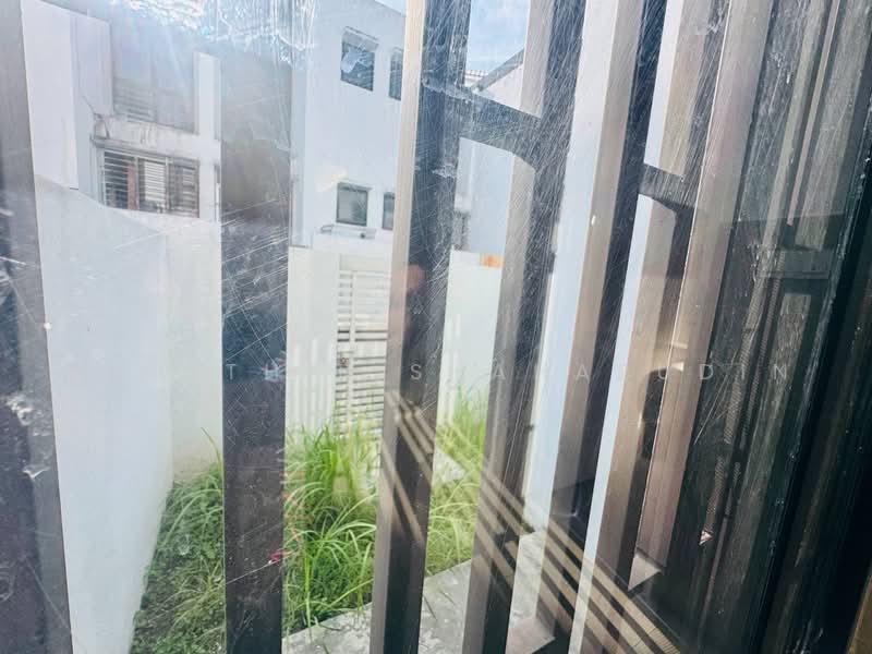 2-storey Terraced House for Sale in Shah Alam (Selangor) - Nahathir Shahabudin - Exterior - PropertyGuru.com.my