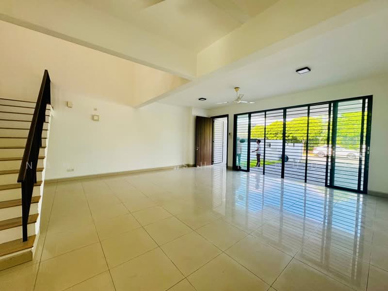2-storey Terraced House for Sale in Shah Alam (Selangor) - Nahathir Shahabudin - Living Room - PropertyGuru.com.my