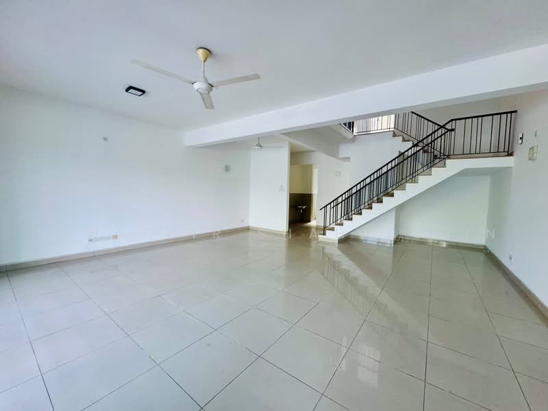 2-storey Terraced House for Sale in Shah Alam (Selangor) - Nahathir Shahabudin - Living Room - PropertyGuru.com.my
