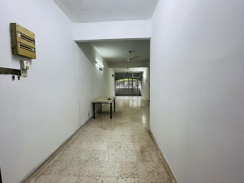 Pangsapuri untuk Dijual di Putri Apartment - Azli Ibrahim - Corridor - PropertyGuru.com.my