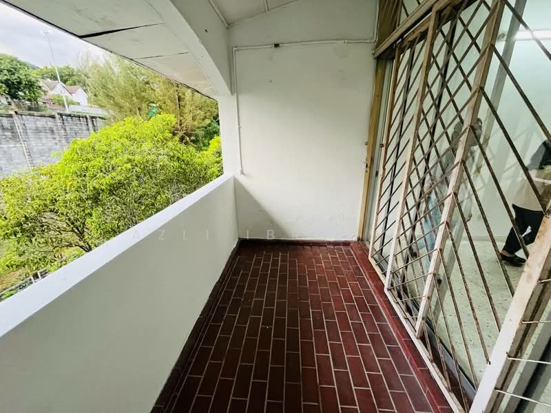 Pangsapuri untuk Dijual di Putri Apartment - Azli Ibrahim - Balcony - PropertyGuru.com.my