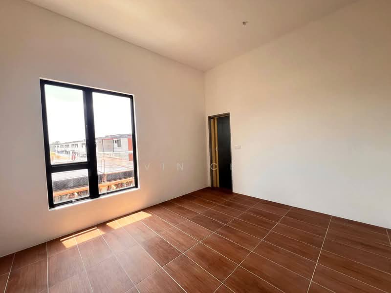Rumah Berkembar untuk Dijual di Teluk Intan (Perak) - Kevin Chai - Bedroom - PropertyGuru.com.my