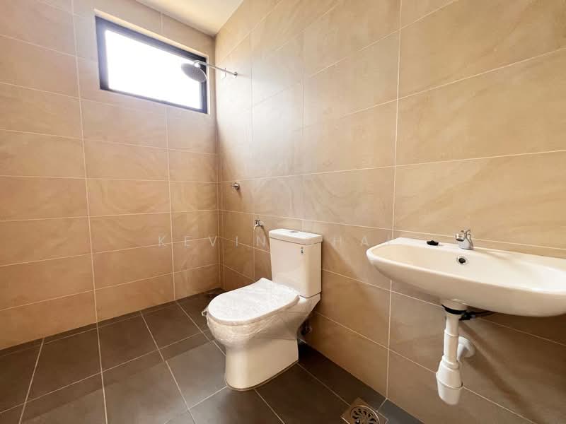 Rumah Berkembar untuk Dijual di Teluk Intan (Perak) - Kevin Chai - Bathroom - PropertyGuru.com.my