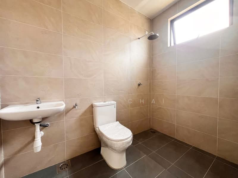 Rumah Berkembar untuk Dijual di Teluk Intan (Perak) - Kevin Chai - Bathroom - PropertyGuru.com.my
