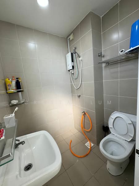 Kediaman Servis untuk Disewa di Suria Putra - Crystal Lum - Bathroom - PropertyGuru.com.my