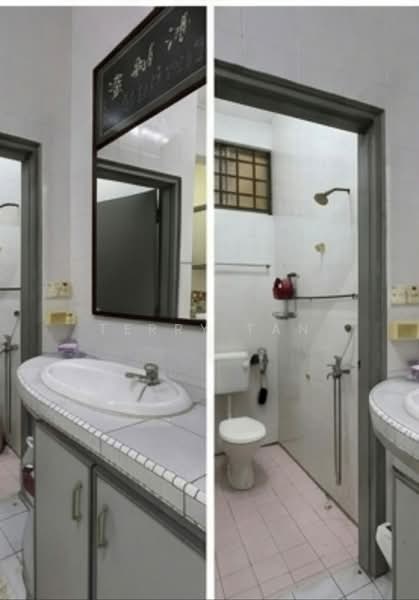 1-storey Terraced House for Sale in Taman Molek (Johor Bahru) - Terry Tan - Bathroom - PropertyGuru.com.my