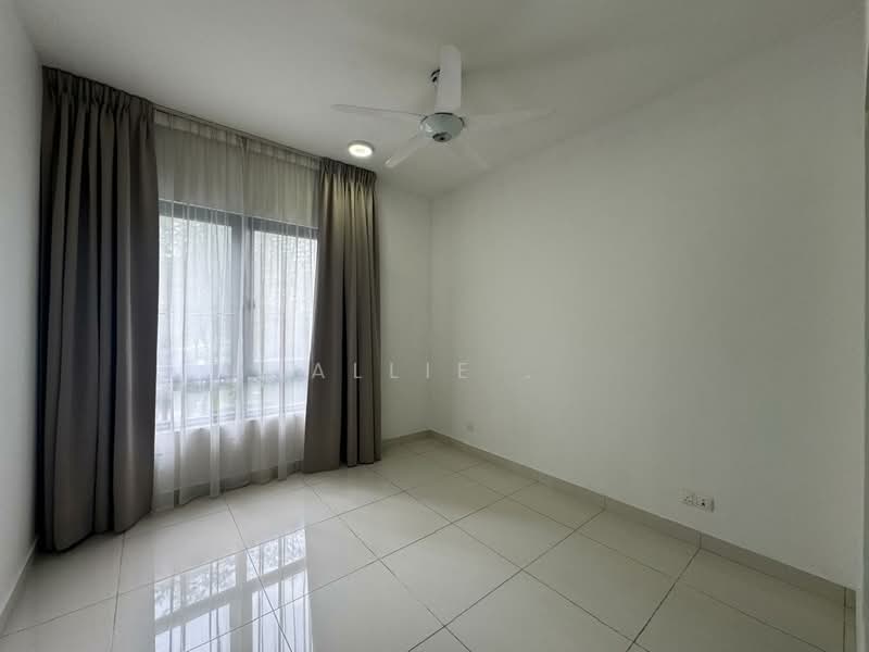 Service Residence for Sale at Pandora @ Tropicana Metropark - Allie . - Master bedroom - PropertyGuru.com.my