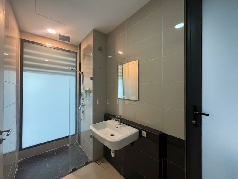 Service Residence for Sale at Pandora @ Tropicana Metropark - Allie . - Bathroom - PropertyGuru.com.my