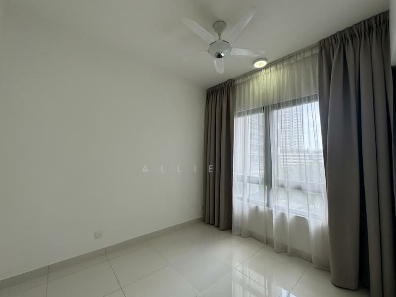 Service Residence for Sale at Pandora @ Tropicana Metropark - Allie . - Second bedroom - PropertyGuru.com.my