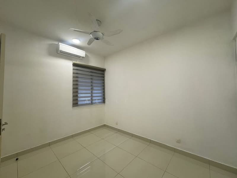 Service Residence for Sale at Pandora @ Tropicana Metropark - Allie . - Third bedroom - PropertyGuru.com.my