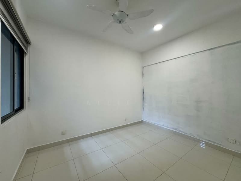 Service Residence for Sale at Pandora @ Tropicana Metropark - Allie . - Third bedroom - PropertyGuru.com.my