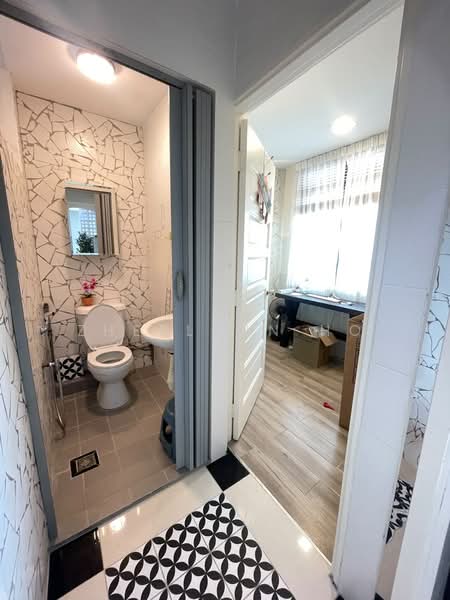 Rumah Bandar untuk Dijual di Tanjung Bungah (Penang) - Zherlynn Ho - Bathroom - PropertyGuru.com.my