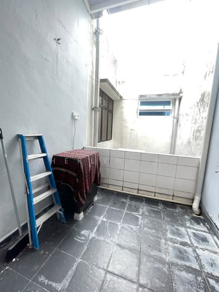 Rumah Bandar untuk Dijual di Tanjung Bungah (Penang) - Zherlynn Ho - Balcony - PropertyGuru.com.my