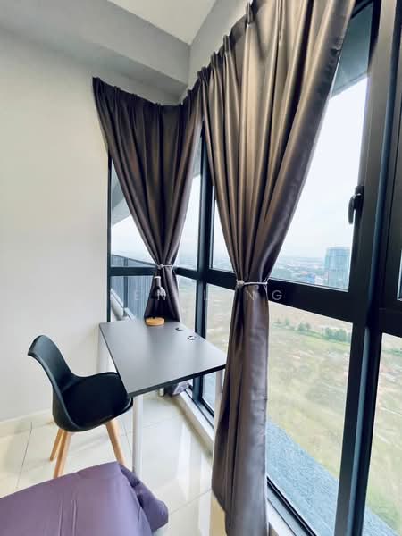 Kediaman Servis untuk Disewa di Setia City Residences - Ben Ling - Balcony - PropertyGuru.com.my