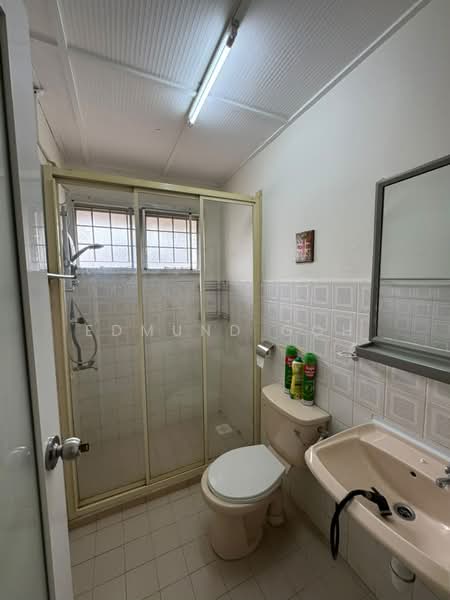 Apartment for Sale at Apartmen Kampung Tunku - Edmund Goh - Bathroom - PropertyGuru.com.my