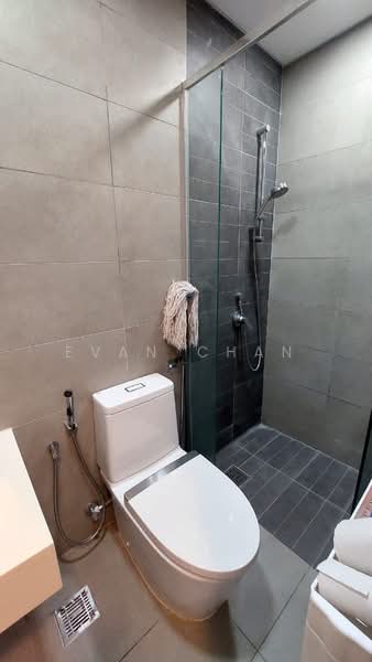 Kondominium untuk Dijual di Vivo Residential Suites - Evan Chan - Bathroom - PropertyGuru.com.my