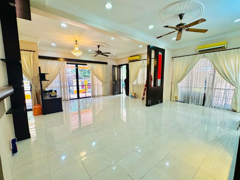 2-storey Terraced House for Sale in Bukit Jelutong (Shah Alam) - Reena Sarif - PropertyGuru.com.my
