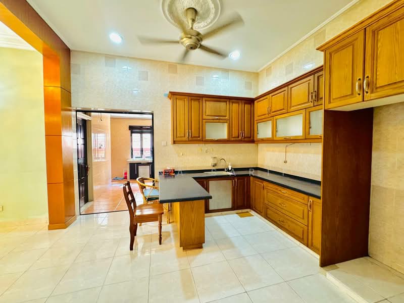 2-storey Terraced House for Sale in Bukit Jelutong (Shah Alam) - Reena Sarif - PropertyGuru.com.my