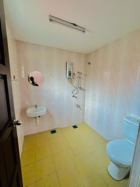 2-storey Terraced House for Sale in Bukit Jelutong (Shah Alam) - Reena Sarif - PropertyGuru.com.my