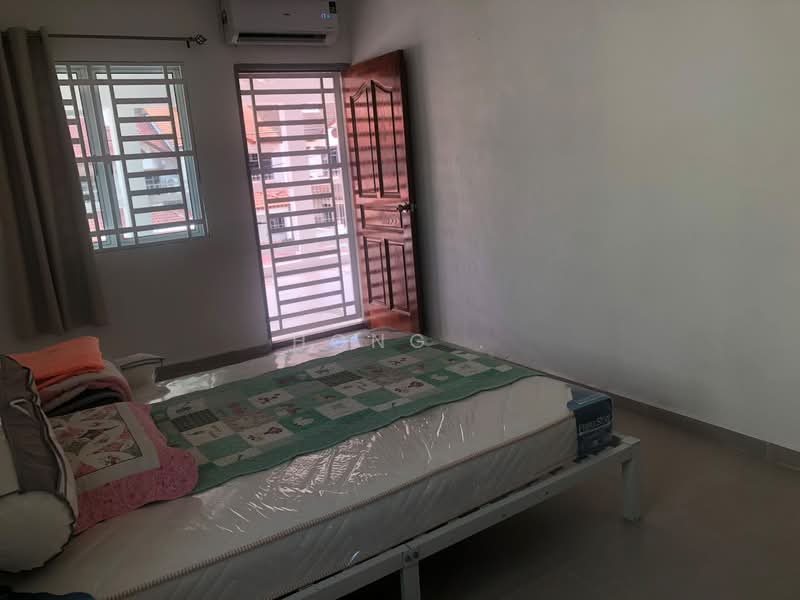 2-storey Terraced House for Rent in Taman Pekaka (Sungai Dua) - Hong . - Bedroom - PropertyGuru.com.my