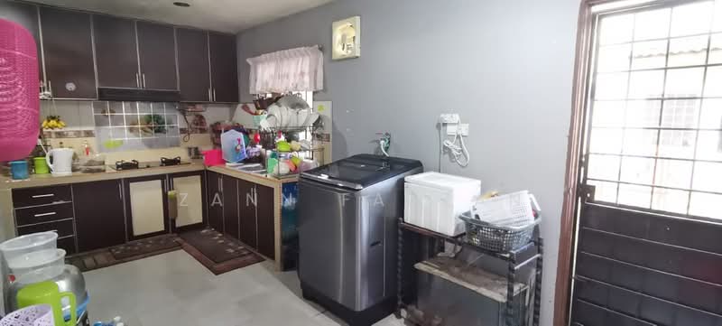 2-storey Terraced House for Sale in Bukit Beruntung (Selangor) - Zann Fauzan - Kitchen - PropertyGuru.com.my