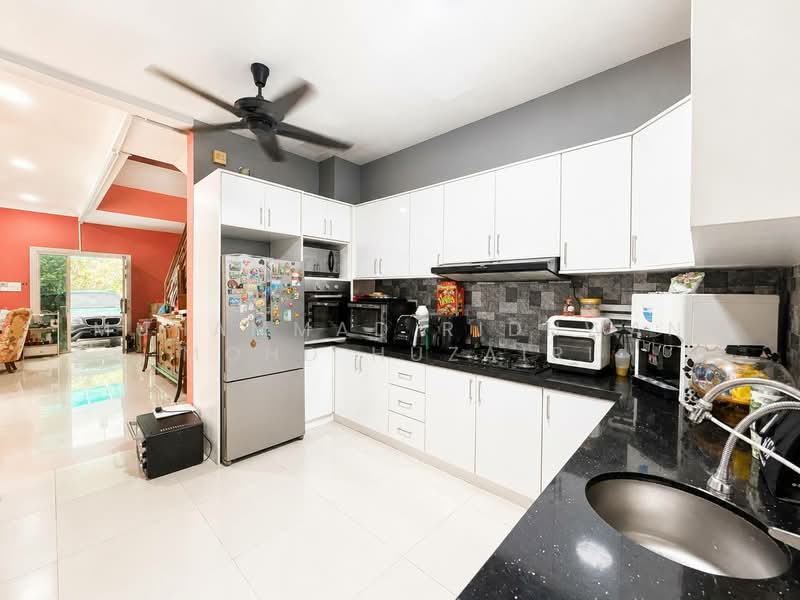 Rumah Kluster untuk Dijual di Sunway Alam Suria (Shah Alam) - Muhammad Ridhwan Mohd Huzairi - Kitchen - PropertyGuru.com.my