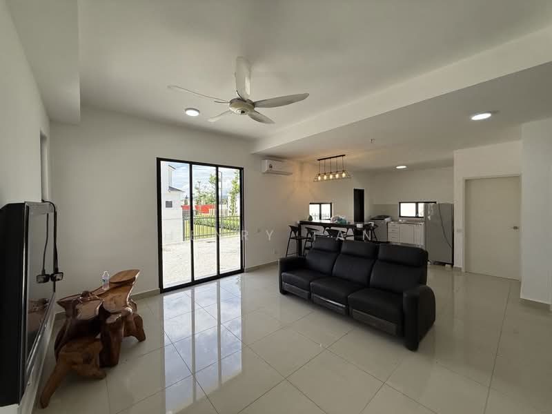 Rumah Teres 2-Tingkat untuk Dijual di Bandar Cassia (Batu Kawan) - Henry Tan - Living Room - PropertyGuru.com.my