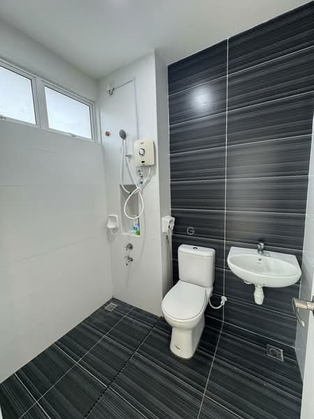 Rumah Berkembar untuk Dijual di Taman Dato Onn (Johor Bahru) - CK Ng - Bathroom - PropertyGuru.com.my