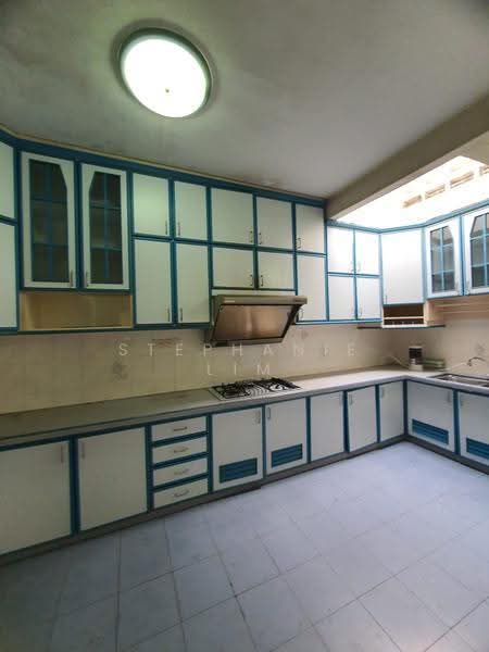 Semi-Detached House for Sale in Taman Green Lane (Jelutong) - Stephanie Lim - Kitchen - PropertyGuru.com.my