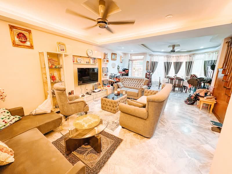 2-storey Terraced House for Sale in Alam Damai (Cheras) - Ali Idris - Living Room - PropertyGuru.com.my