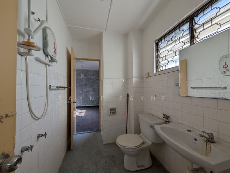 Bungalow House for Sale in Bukit Damansara (Damansara Heights) - Zayne Zayd - Bathroom - PropertyGuru.com.my