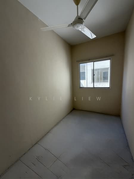 Flat for Sale at Damai Utama - Kylie Liew - Bedroom - PropertyGuru.com.my