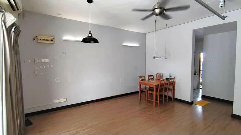 Rumah Teres 2-Tingkat untuk Dijual di TAMAN PUCHONG UTAMA (Puchong) - Gabriel Kong - Living Room - PropertyGuru.com.my