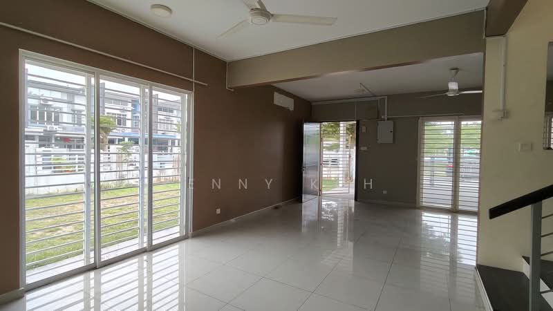 2-storey Terraced House for Sale in Taman TTDI Grove (Kajang) - Kenny Koh - Living Room - PropertyGuru.com.my