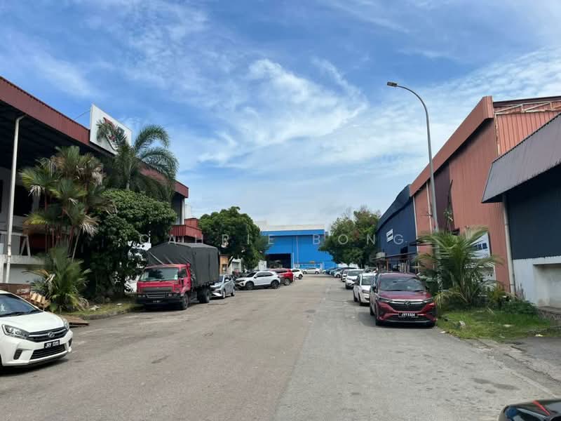 Kilang untuk Dijual di Taman Desa Cemerlang (Ulu Tiram) - Cahrie Bong - Exterior - PropertyGuru.com.my